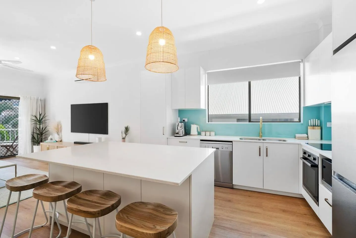 St Tropez Treasure - A Dazzling Beachside Resort Gem Gold Coast